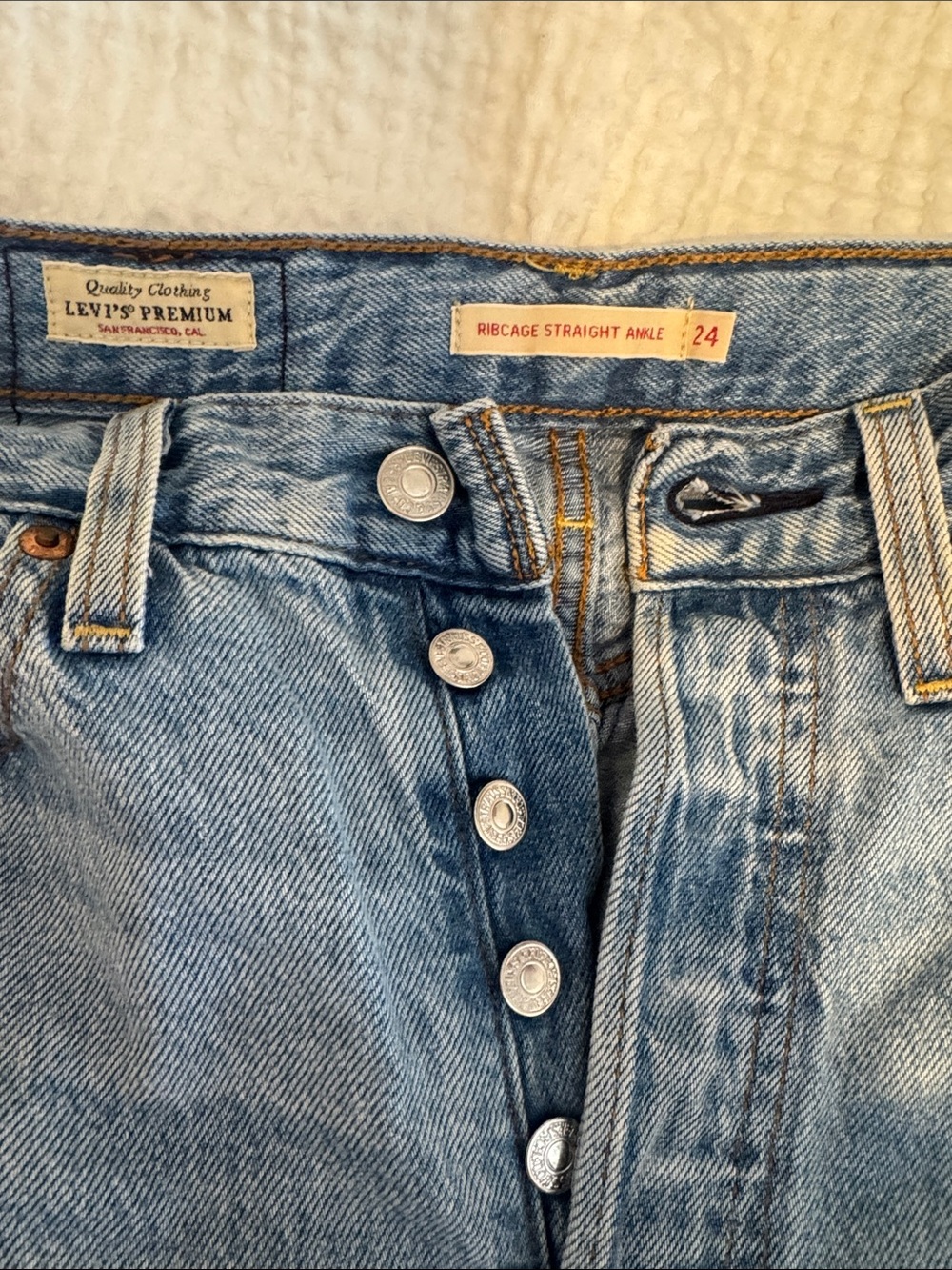 Levi's Light Blue Ribcage Straight Ankle Jeans - Women's